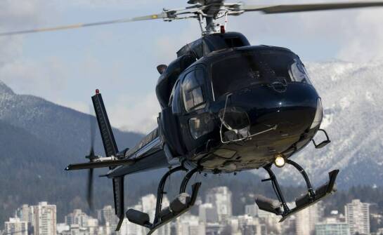 Wynajem helikoptera na firmowe wydarzenia - co oferuje ta opcja?