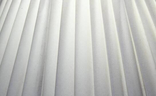 Plisowanie jako metoda wzbogacania dekoracyjnych tekstyliów