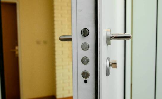 Jakie są możliwości finansowania zakupu wejściowych drzwi?