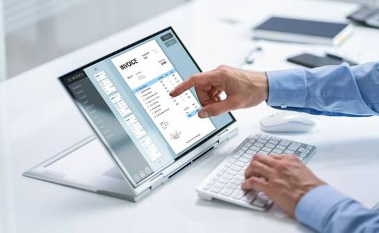 Jak wykorzystać program do obsługi adwokackiej kancelarii do zarządzania fakturami?