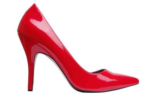 Trendy w obuwiu – damskie szpilki 5 cm jako must-have sezonu