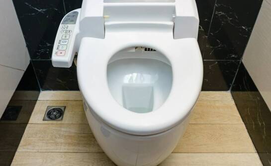 Innowacyjne deski WC z funkcją bidetu: nowy standard w łazienkach