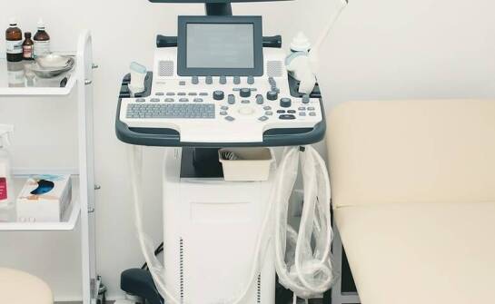 Jakie medyczne specjalizacje najczęściej korzystają z rekondycjonowanych ultrasonografów?