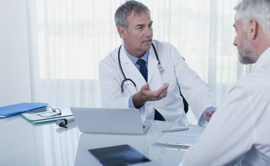 Znaczenie regularnych badań urologicznych dla mężczyzn po pięćdziesiątym roku życia