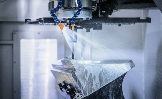 Jak nowe technologie wpływają na efektywność i jakość procesów CNC frezowania?