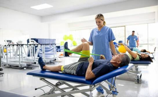 Jak spersonalizowane rehabilitacyjne programy wpływają na zdrowie pacjentów?