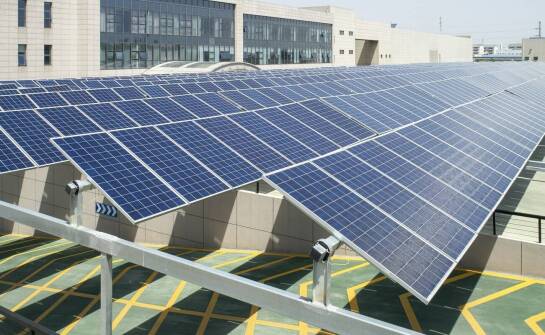 Zastosowanie fotowoltaicznych paneli w komercyjnych budynkach – trendy i korzyści