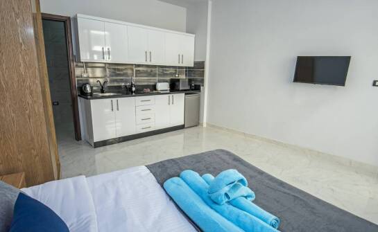 Pokoje z kuchennymi aneksami – idealne dla podróżników samodzielnych