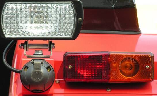 Dlaczego inwestycja w lampę Fristom FT 88 to dobry krok dla Twojej firmy?