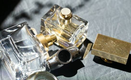 Rola designu butelek w odróżnieniu marki perfum od konkurencji.