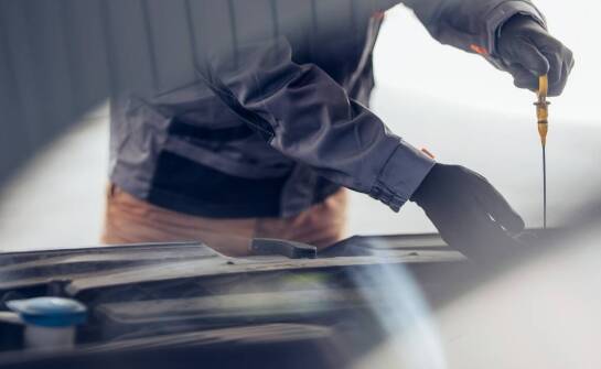 Wymiana piór wycieraczek – na co zwrócić uwagę przy wyborze hybrydowych modeli?