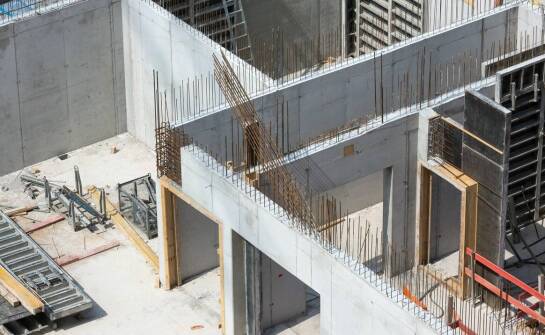 Jak ścienne szalunki mogą poprawić efektywność budowy?