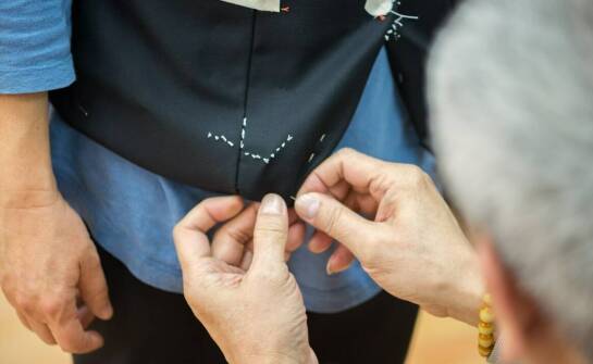 Dlaczego podklejanie materiałów jest istotne przy produkcji odzieży?