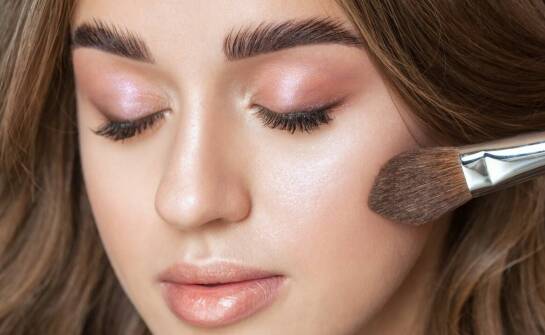 Modelowanie twarzy a naturalny efekt – jak osiągnąć go?