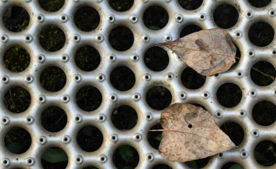 Kraty wlotowe a ich rola w zarządzaniu wodami opadowymi