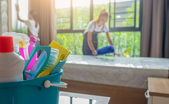 Dlaczego ekologiczne czyszczące środki są kluczowe w sprzątaniu wspólnot mieszkaniowych?