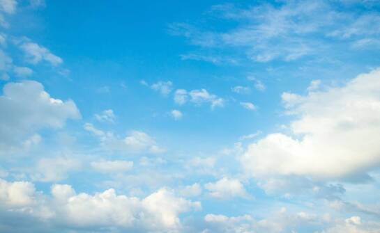 Cena a jakość: jak wybrać odpowiedni kurs dla skoczka spadochronowego?