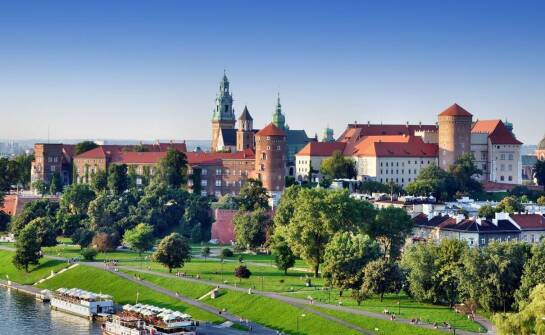 Śródziemnomorskie smaki na Wiśle: co oferuje krakowska barka?