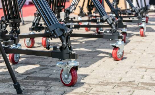 Jakie są najważniejsze zalety składanych teleskopowych trybun?