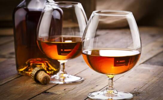 Jak promować regionalne tradycje poprzez alkoholowe produkty?