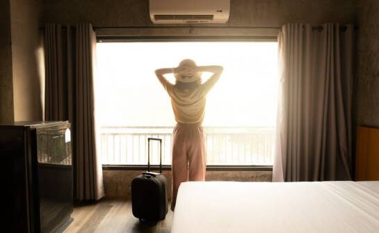 Jak chłodziarka w pokoju wpływa na komfort wypoczynku letniego?