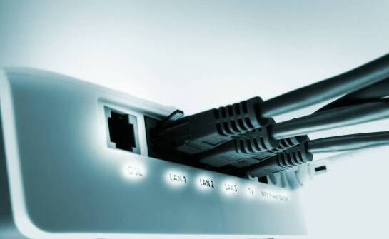 Jakie są techniczne wymagania dla instalacji ZTE F660?