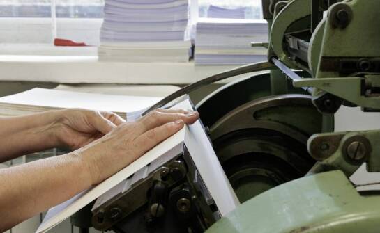 Wybór odpowiedniego papieru do produkcji szytych broszur