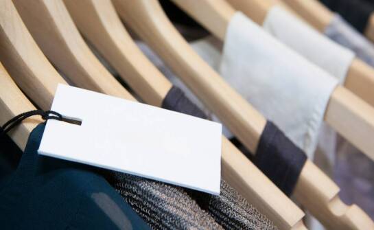 Zróżnicowanie cen lektorskich alb w zależności od regionu produkcji