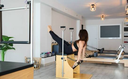 Rola centrum jogi i pilatesu w poprawie zdrowia kręgosłupa