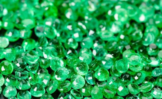 Szmaragdy i rubiny w kontekście długoterminowych inwestycji