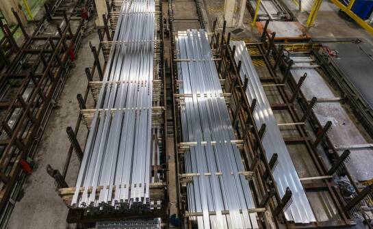 Wpływ norm jakości na produkcję kwadratowych prętów