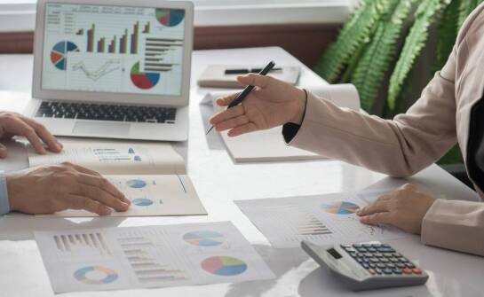 Agenci ubezpieczeniowi a skuteczne zarządzanie ryzykiem dla klientów