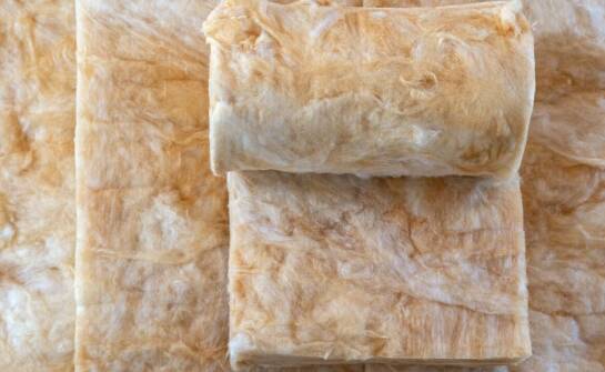 Porównanie różnych grubości skalnej wełny w kontekście termicznej izolacji