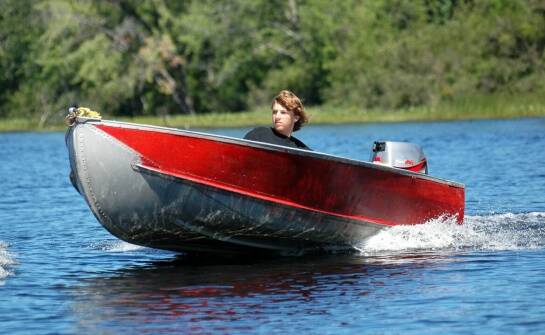 Rejsy po jeziorze we Wdzydzach – odkryj piękno okolic z perspektywy wody