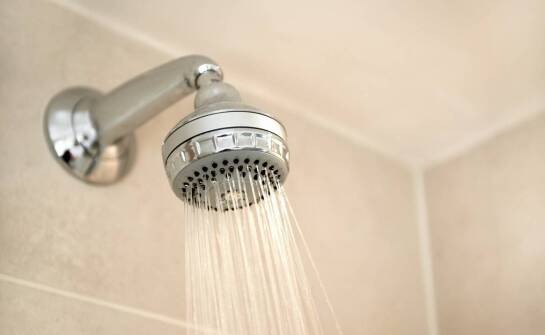 Słuchawka prysznicowa z turbiną – jakie materiały zapewniają trwałość?