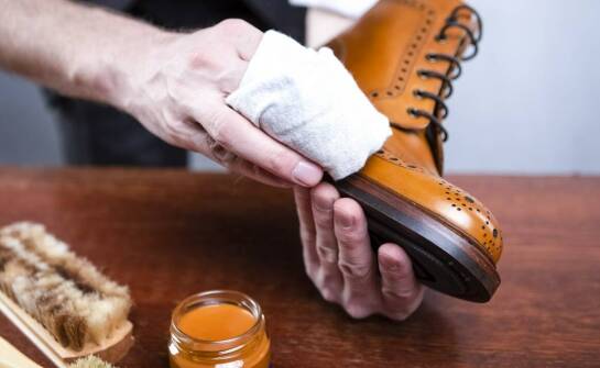 Profesjonalne czyszczenie zimowych butów – dlaczego to się opłaca?