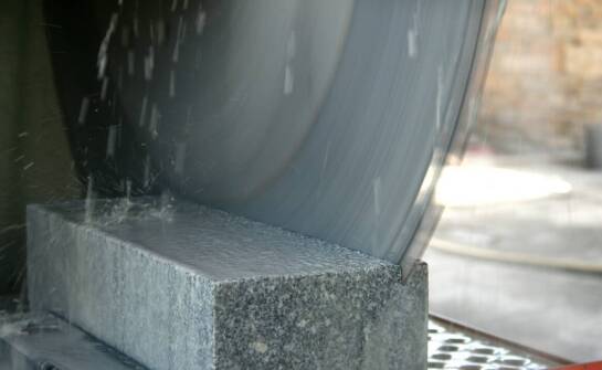 Skuteczność diamentowych tarcz w precyzyjnym cięciu kamienia – przegląd technologii