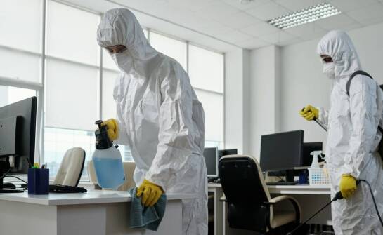 Jak bezpieczne chemiczne środki wpływają na jakość powietrza w biurze?