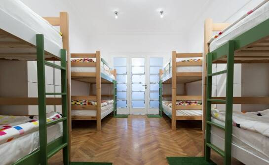 Zalety rezerwacji wieloosobowych pokoi w tanim poznańskim hotelu