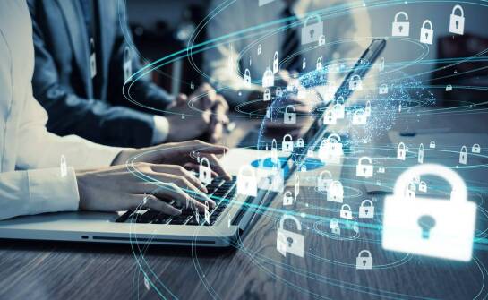 Jakie są najważniejsze aspekty wdrażania polityki bezpieczeństwa w firmie?