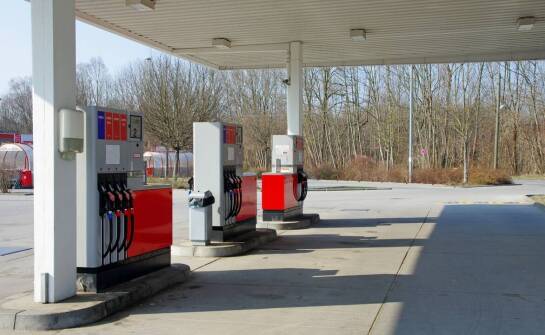 Tradycyjna stacja paliw jako element zrównoważonego rozwoju w miastach.