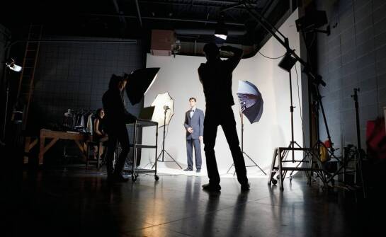 Sesje zdjęciowe dla firm w Katowicach – jak wybrać odpowiedniego fotografa?