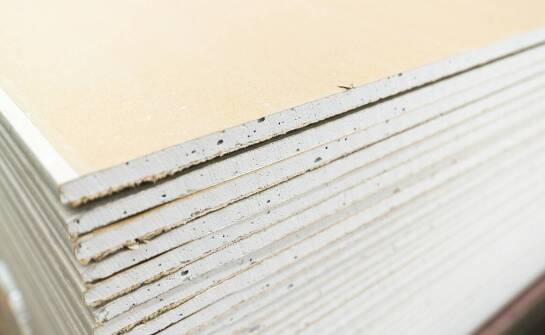 Wpływ ekologicznych materiałów na jakość modelowych gipsów