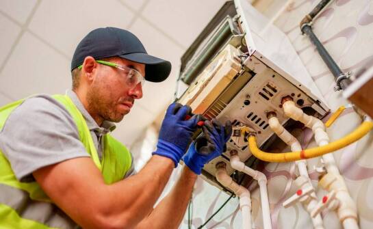 Wynajem specjalistycznego sprzętu do naprawy instalacji gazowej: na co zwrócić uwagę?