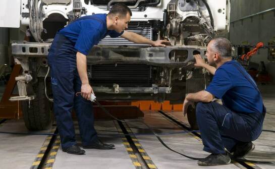 Proces instalacji siłownika do przyczepy: co trzeba uwzględnić?