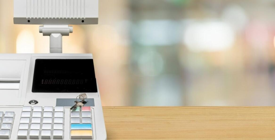 Jakie zmiany w przepisach dotyczących kas fiskalnych mogą wpłynąć na proces wyrejestrowania kas?