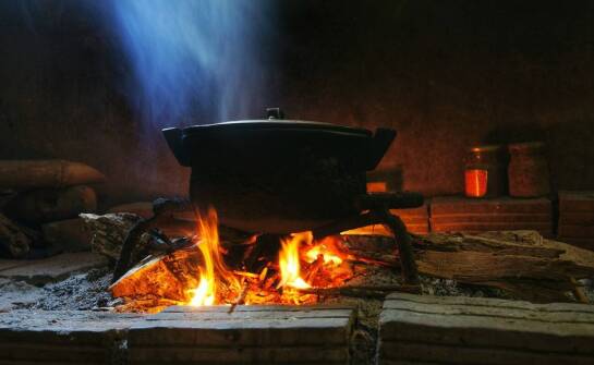 Porównanie różnych typów myśliwskich kociołków – który wybrać?