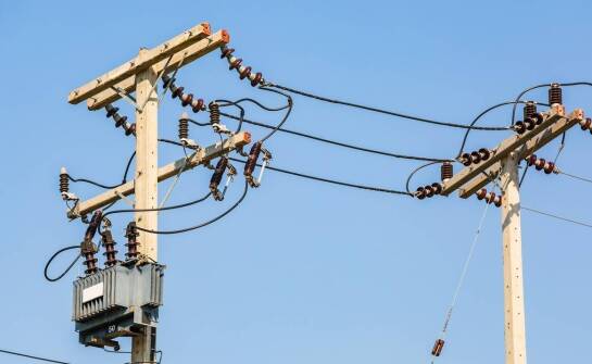 Sygnalizatory napięcia a ochrona przed przepięciami w sieciach średniego napięcia