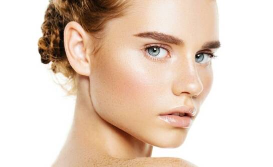 Czysty kolagen – sekret nawilżonej, młodo wyglądającej skóry