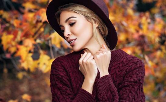 Jesienne sukienki w dużych rozmiarach – jak podkreślić atuty?